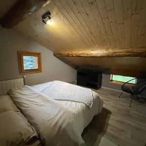 https://appartement-chalet-petzu-6-pers-parking-ski-au-pied.hotels-rhonealpes.com